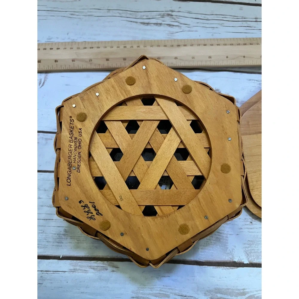 VTG Longaberger Basket Hexagon Natural Wood Lid Liner Blue Red 9in 2001